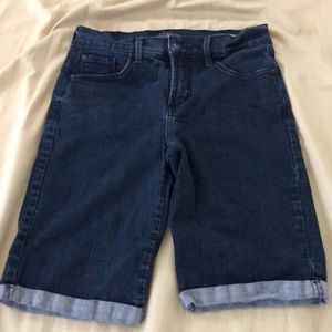 NYDJ blue jean bermuda short size 2